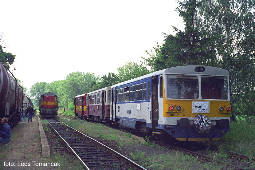 A21 11 810.223 + 810.271 a 742.085 Uhrice u Ky. 22.05.1998